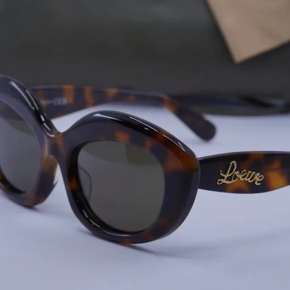 Loewe LW40153F 52E Cat Eye Sunglasses – Dark Havana\Brown display picture 3